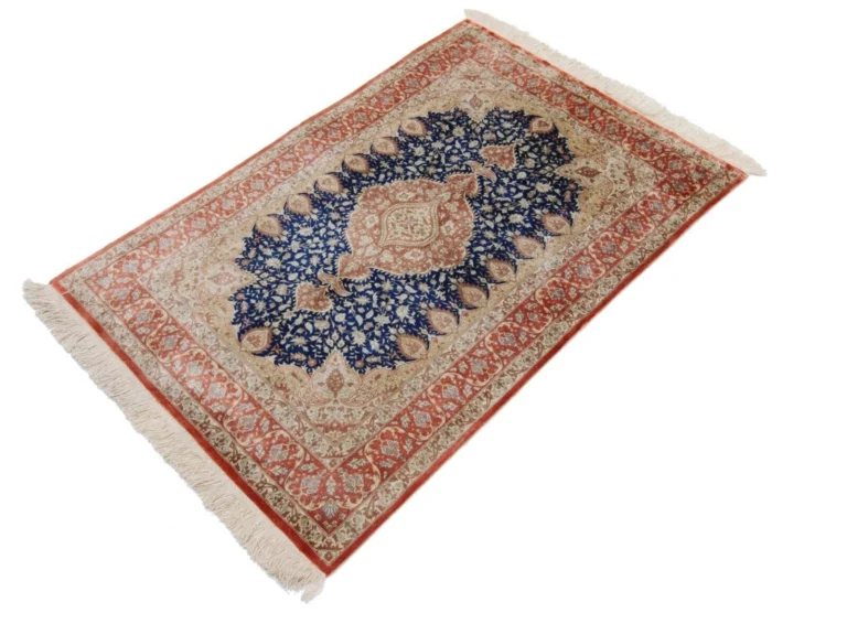 Persian Rug Qom 115 x 78 cm Silk Hand-knotted