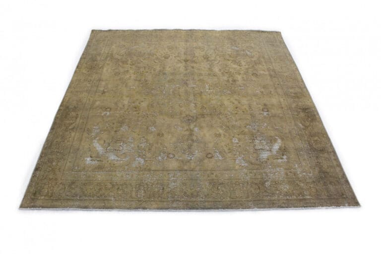 Oriental Rug — handmade, 325 × 292 cm, Wool