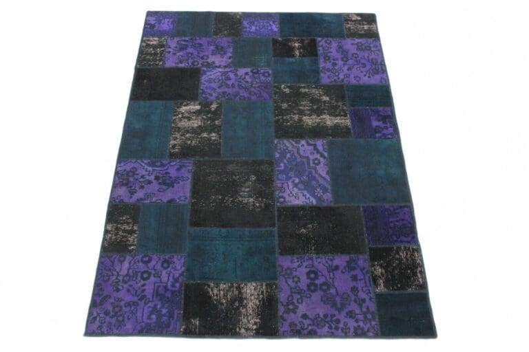 Oriental Rug — handmade, 240 × 165 cm, Wool