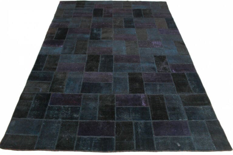 Oriental Rug from the Orient — 365 × 242 cm