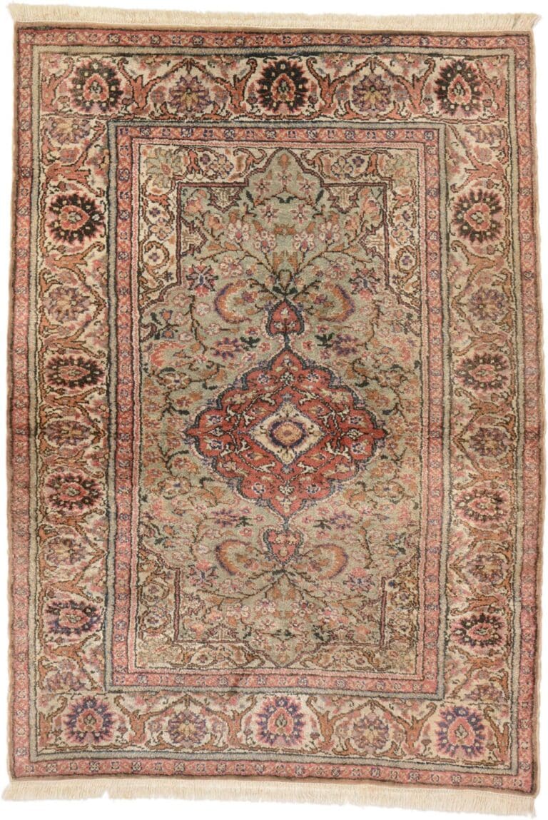 Hand-Knotted Wool Kayseri Turkish Rug, 92 × 129 cm