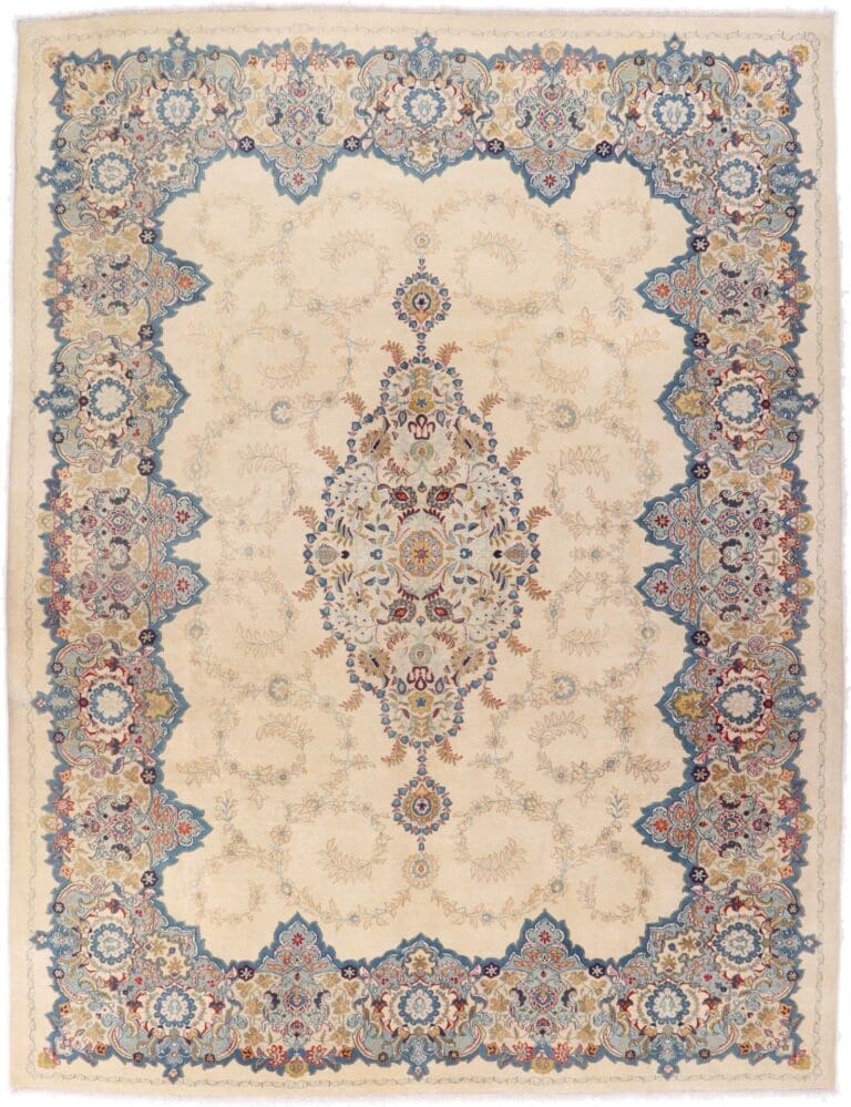 Hand-Knotted Wool Kashan Persian Rug, 304 × 393 cm