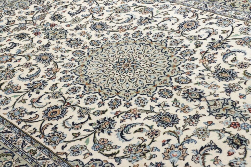 Kashan Persian Rug — hand-knotted, 199 × 297 cm, Wool – view 8