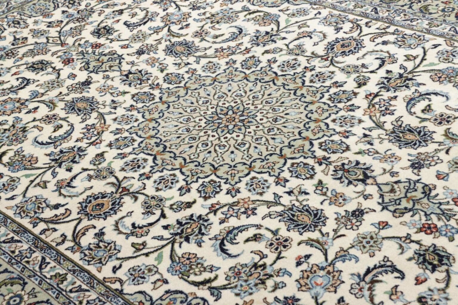 Kashan Persian Rug — hand-knotted, 199 × 297 cm, Wool – view 8