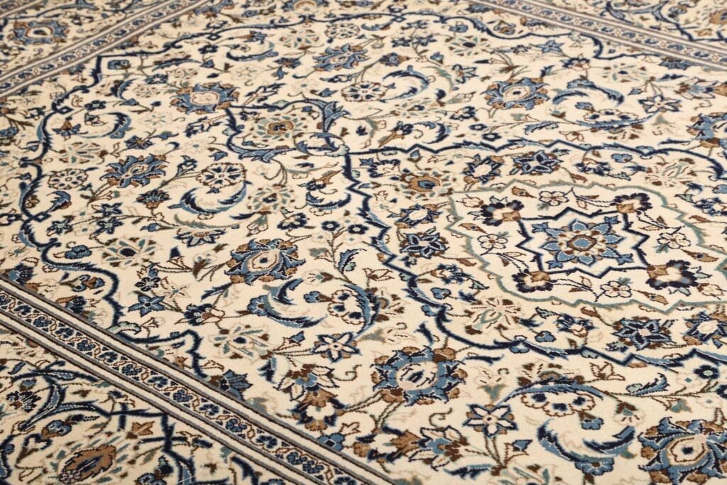 Hand-Knotted Wool Kashan Persian Rug, 203 × 300 cm – view 7