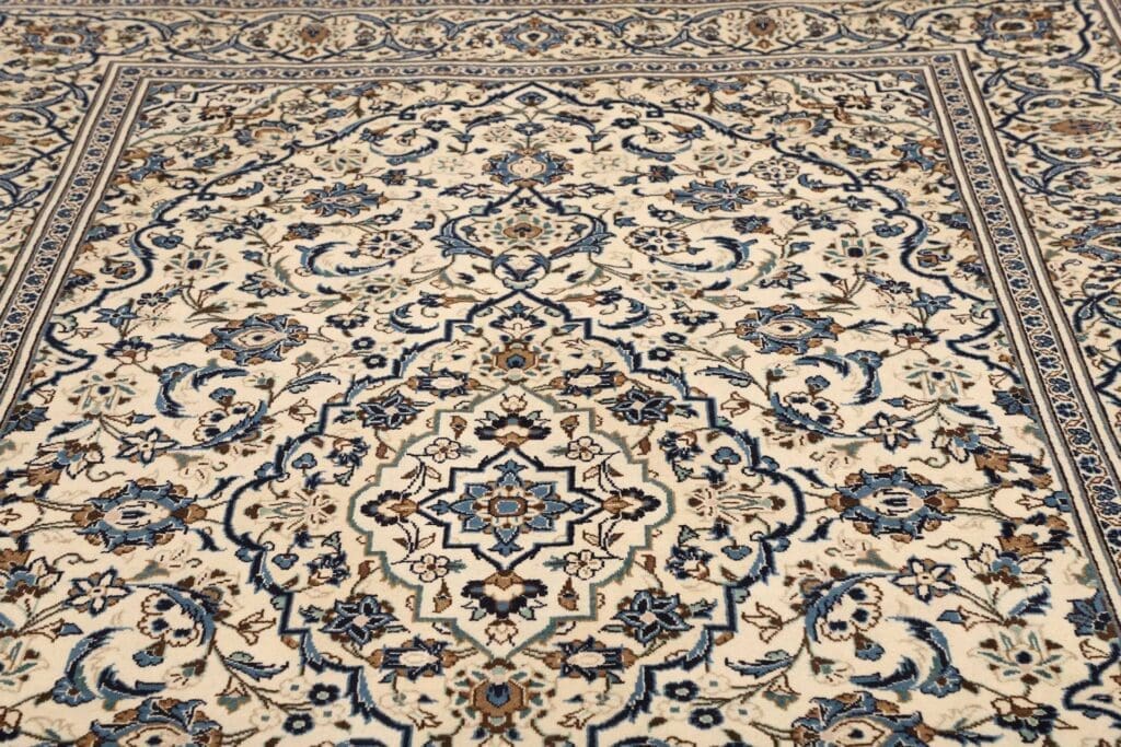 Hand-Knotted Wool Kashan Persian Rug, 203 × 300 cm – view 8