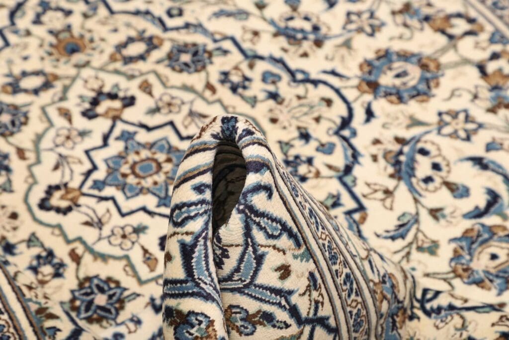 Hand-Knotted Wool Kashan Persian Rug, 203 × 300 cm – view 9
