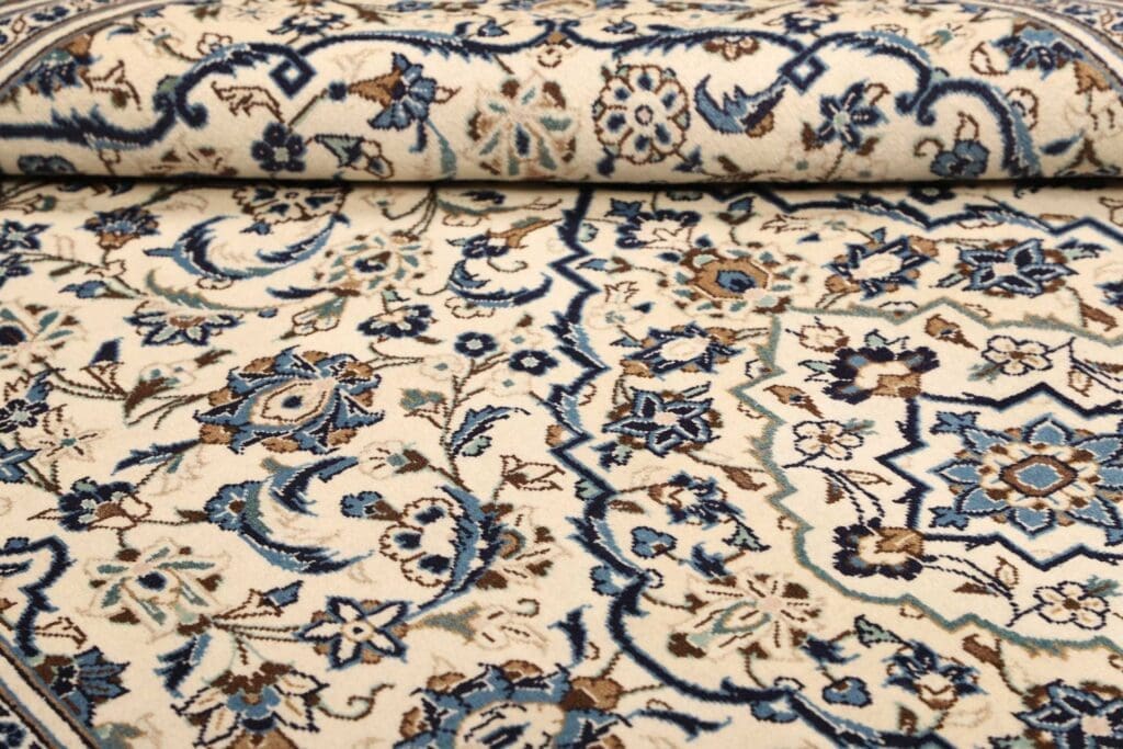Hand-Knotted Wool Kashan Persian Rug, 203 × 300 cm – view 10