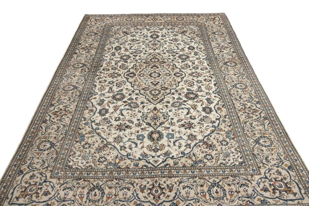 Kashan Persian Rug 207 × 298 cm, Wool, hand-knotted – view 4