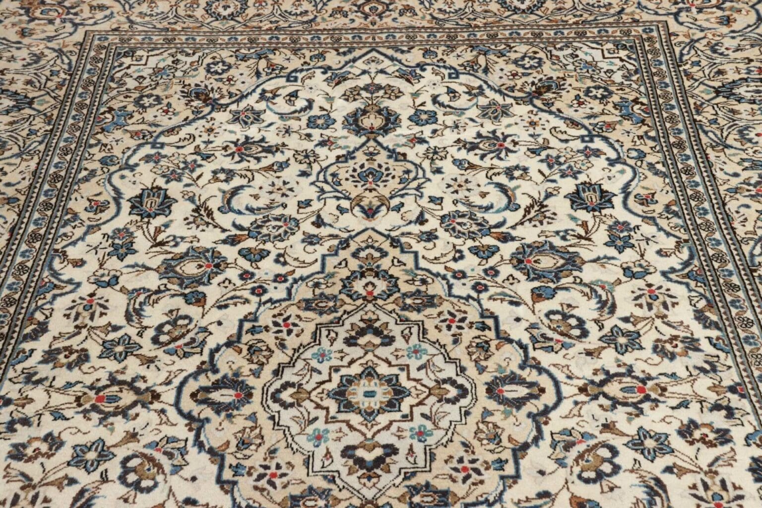 Kashan Persian Rug 207 × 298 cm, Wool, hand-knotted – view 9