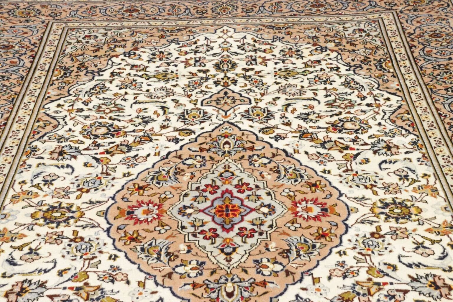 Kashan Persian Rug — hand-knotted, 198 × 315 cm, Wool – view 7
