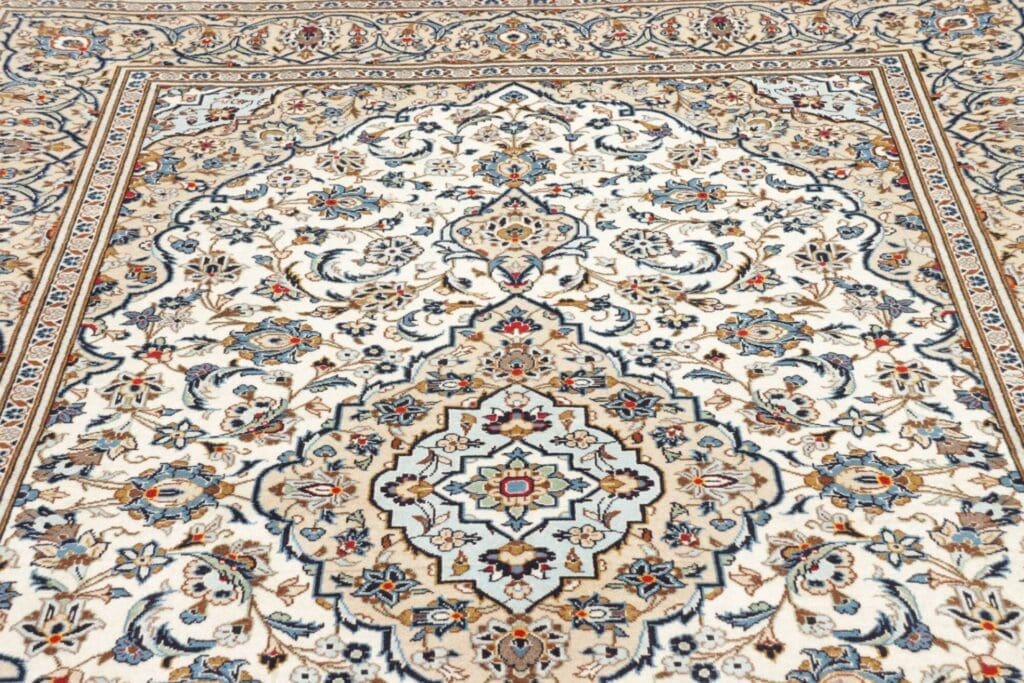 Hand-Knotted Wool Kashan Persian Rug, 203 × 296 cm – view 9