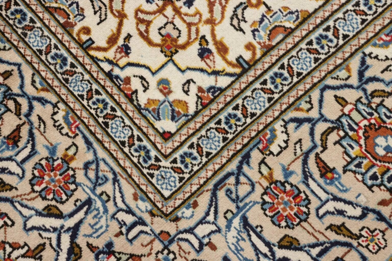 Kashan Persian Rug — hand-knotted, 197 × 316 cm, Wool – view 6