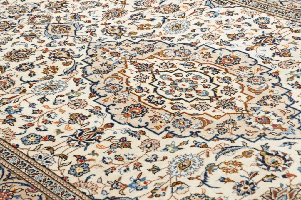 Kashan Persian Rug — hand-knotted, 197 × 316 cm, Wool – view 8