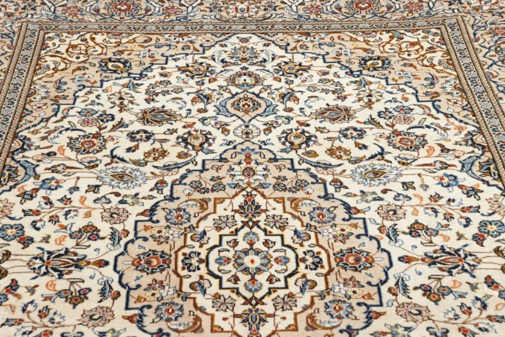 Kashan Persian Rug — hand-knotted, 197 × 316 cm, Wool – view 9