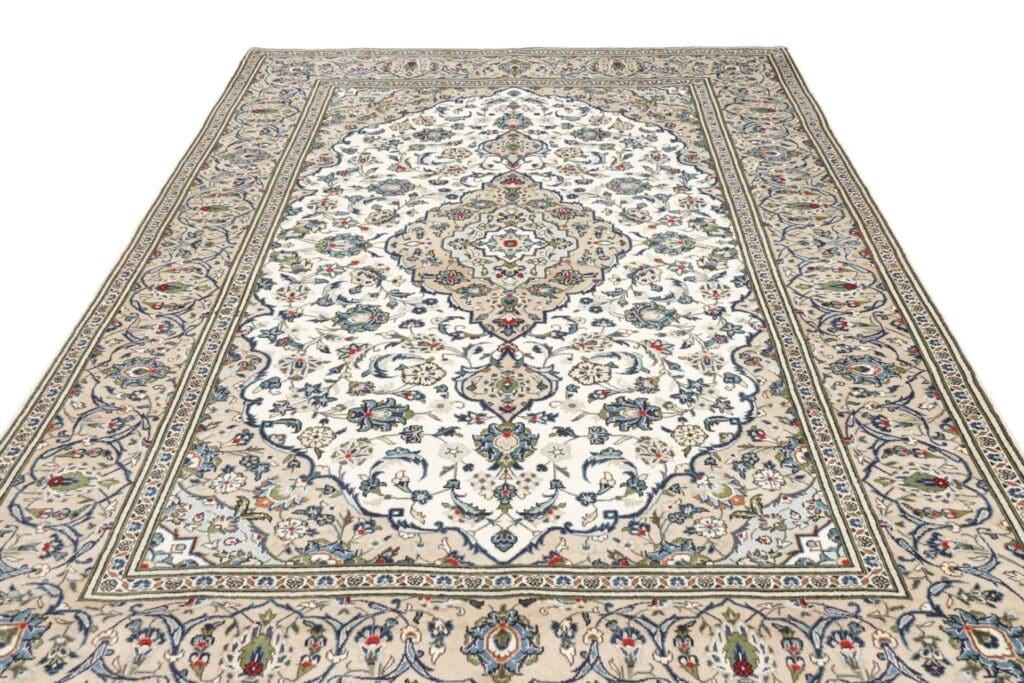 Hand-Knotted Wool Kashan Persian Rug, 197 × 296 cm – view 4