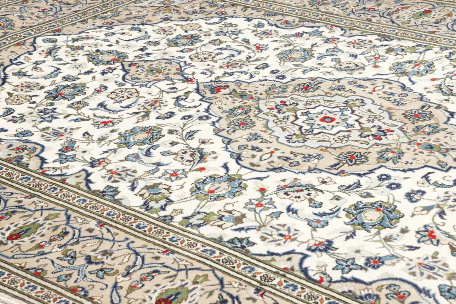 Hand-Knotted Wool Kashan Persian Rug, 197 × 296 cm – view 7