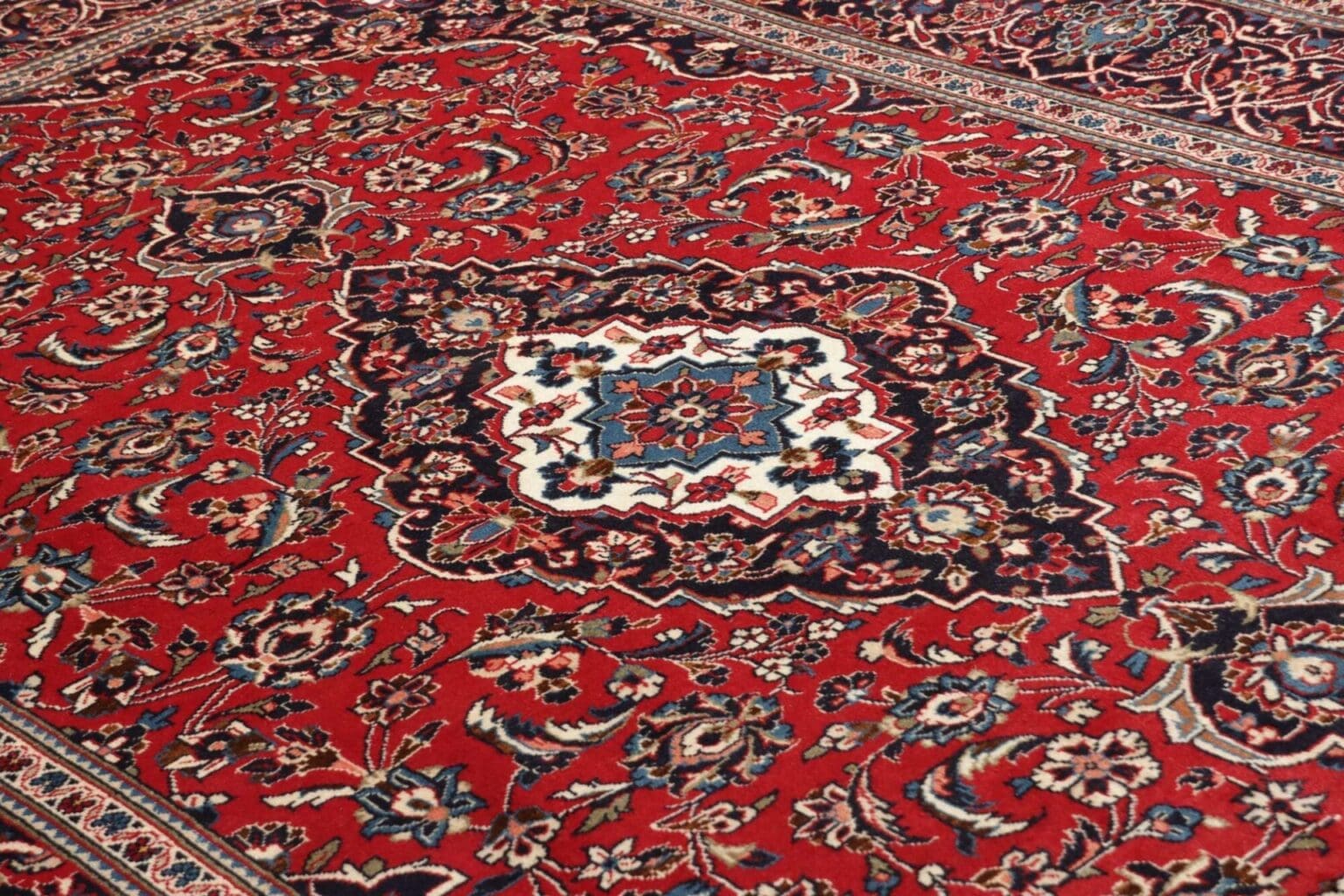 kashan-teppich-203-x-308cm-schurwolle-handgeknupft-perserteppich-7 Hand-Knotted Wool Kashan Persian Rug, 203 × 308 cm – view 8
