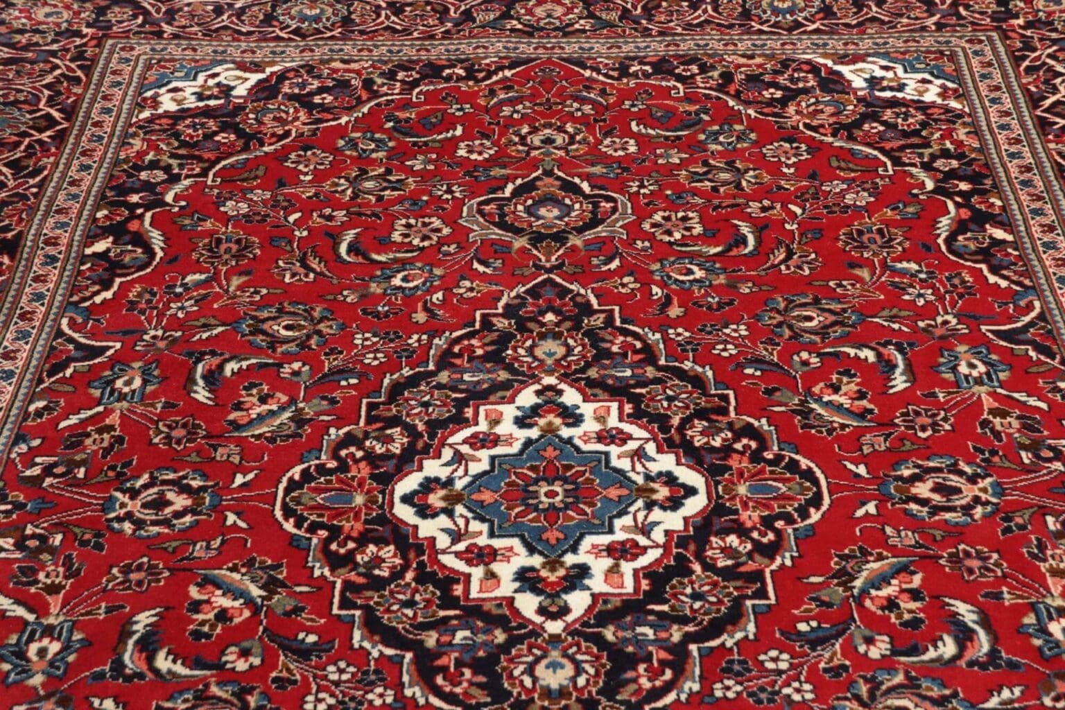 kashan-teppich-203-x-308cm-schurwolle-handgeknupft-perserteppich-8 Hand-Knotted Wool Kashan Persian Rug, 203 × 308 cm – view 9