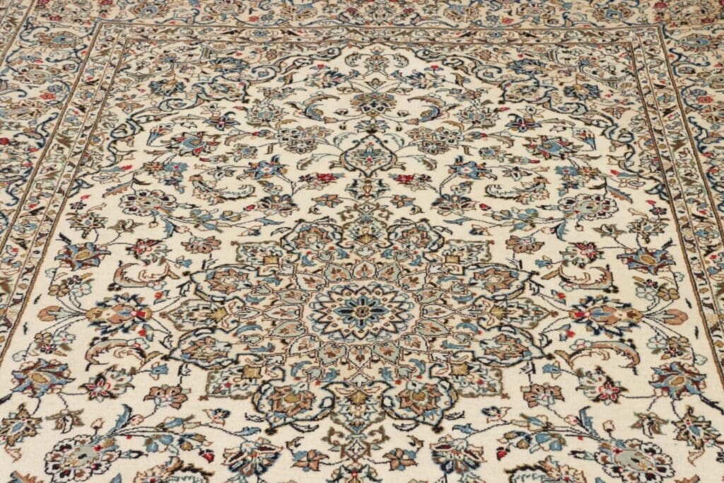 kashan-teppich-196-x-298cm-florale-muster-handgeknupft-perserteppich-7 Kashan Persian Rug 196 × 298 cm, Wool, hand-knotted – view 8