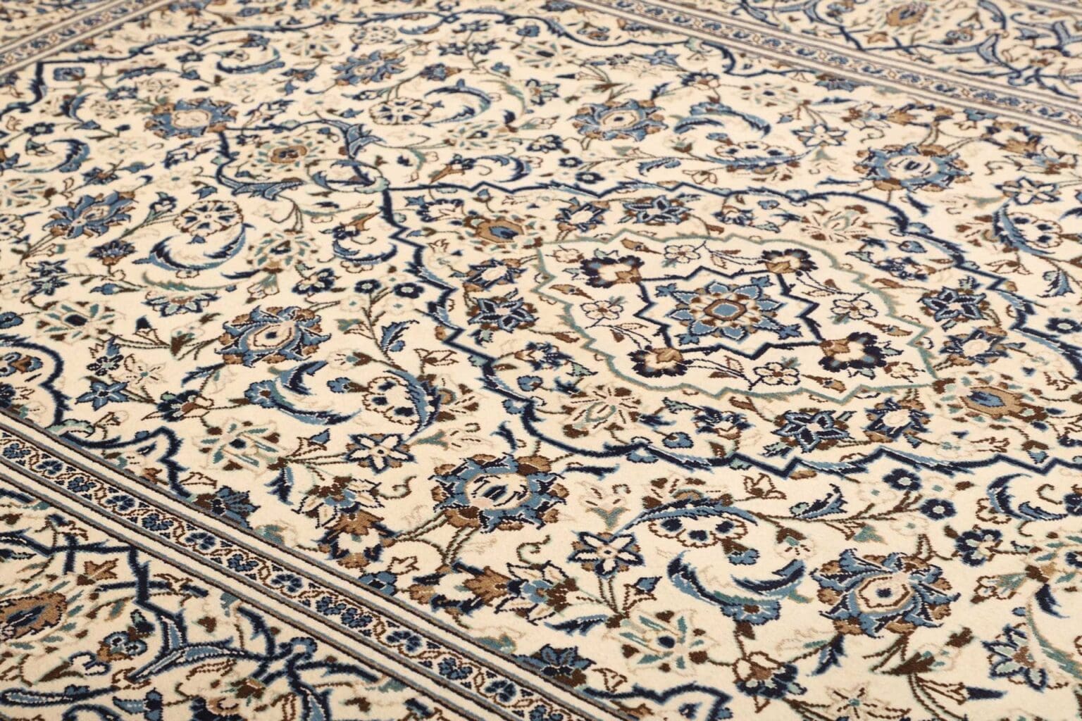 kashan-teppich-198-x-305-cm-handgeknupft-schurwolle-perserteppich-6 Hand-Knotted Wool Kashan Persian Rug, 198 × 305 cm – view 7