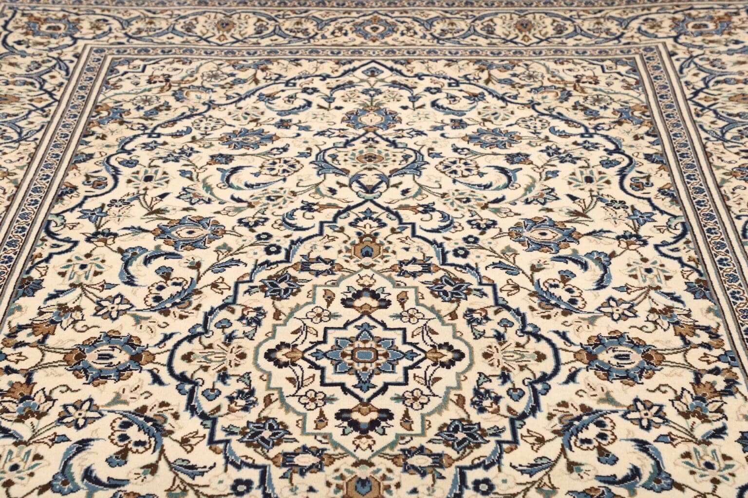 kashan-teppich-198-x-305-cm-handgeknupft-schurwolle-perserteppich-7 Hand-Knotted Wool Kashan Persian Rug, 198 × 305 cm – view 8