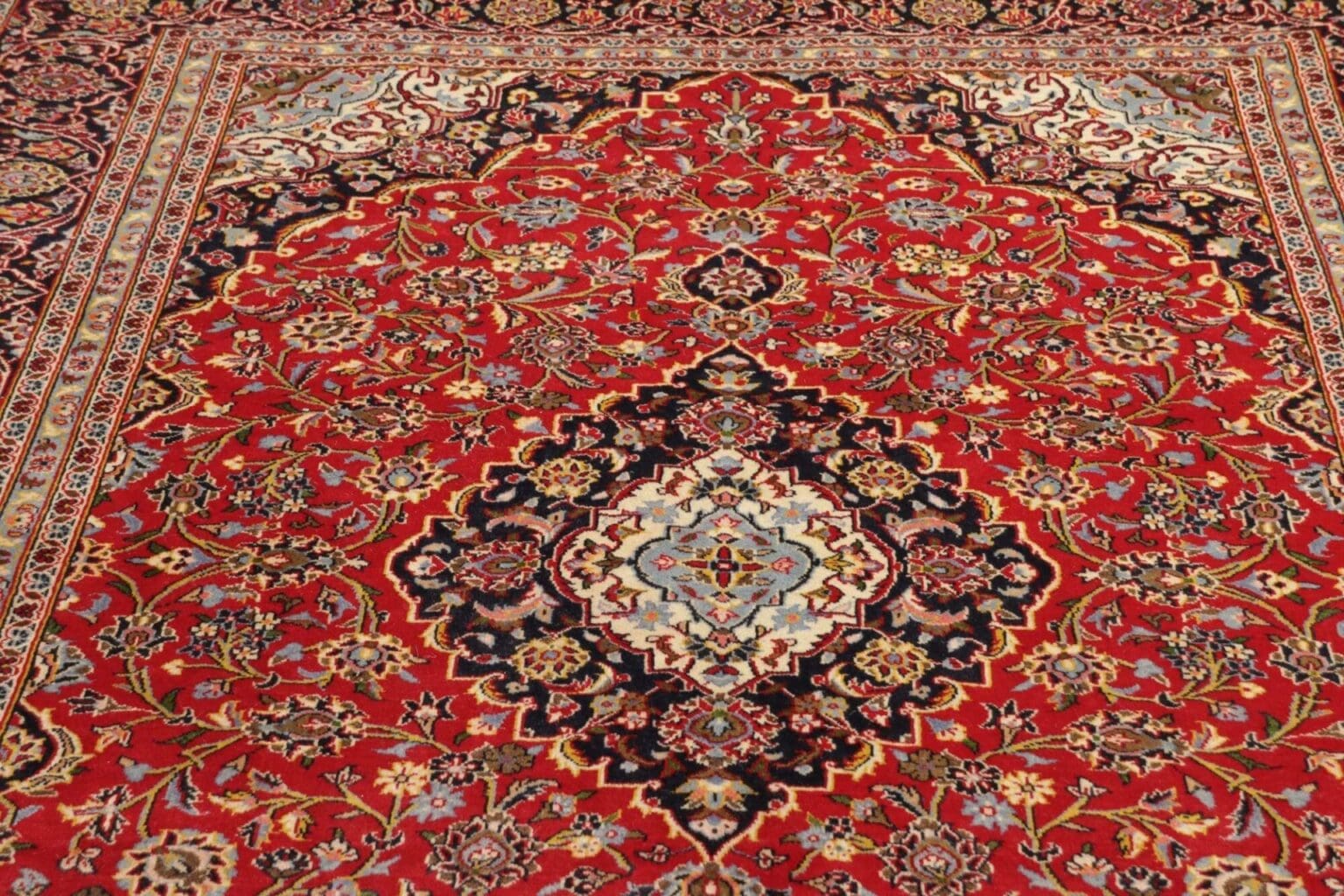 Kashan Persian Rug 206 × 297 cm, Wool, hand-knotted – view 8