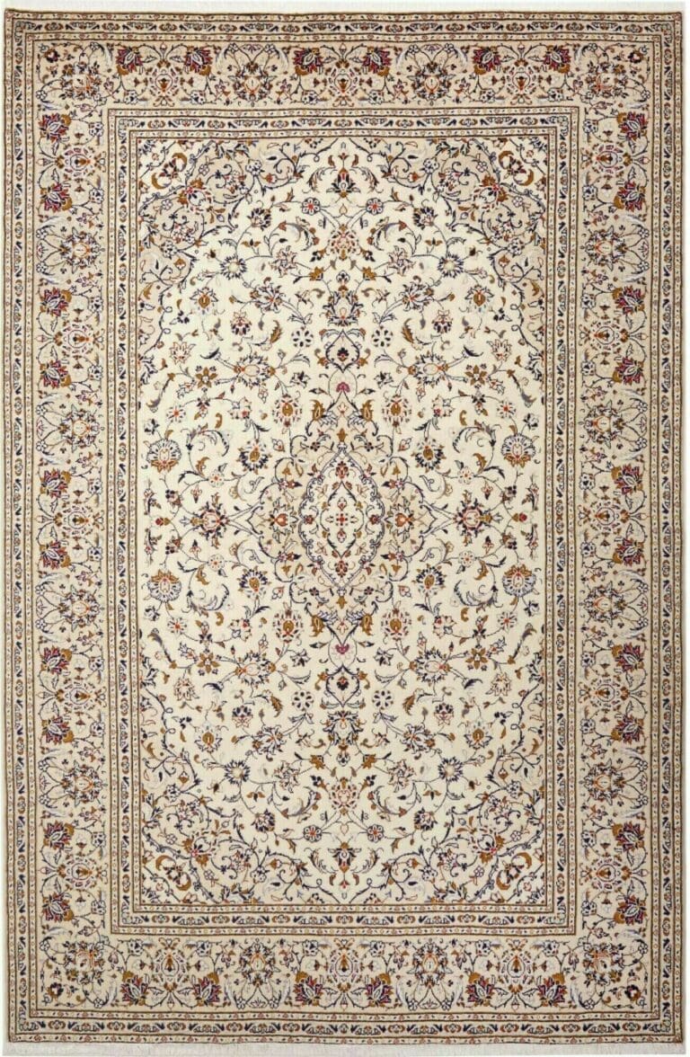Hand-Knotted Wool Kashan Persian Rug, 205 × 305 cm