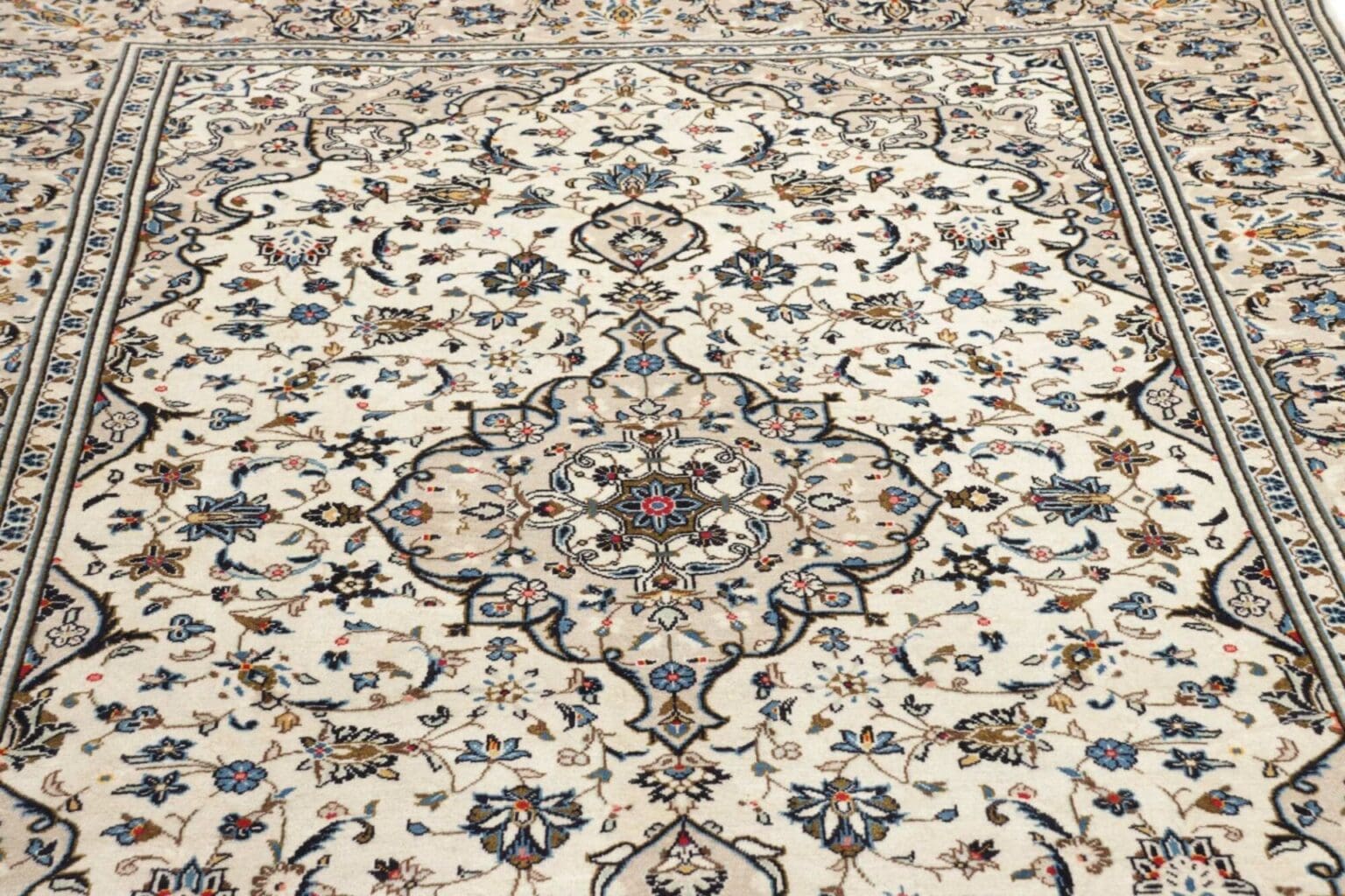kashan-teppich-200-x-302cm-handgeknupft-schurwolle-perserteppich-8 Kashan Persian Rug — hand-knotted, 200 × 302 cm, Wool – view 9