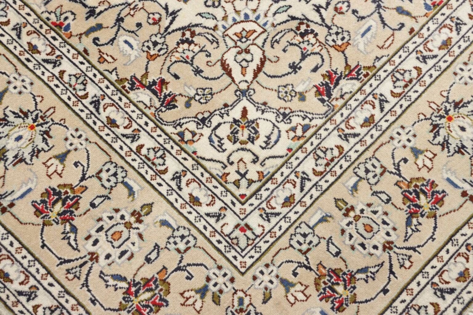 Kashan Persian Rug — hand-knotted, 203 × 300 cm, Wool – view 6