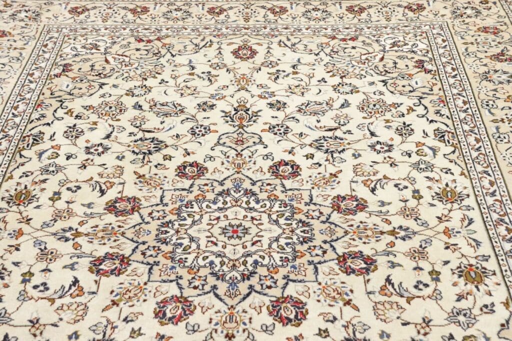 Kashan Persian Rug — hand-knotted, 203 × 300 cm, Wool – view 9