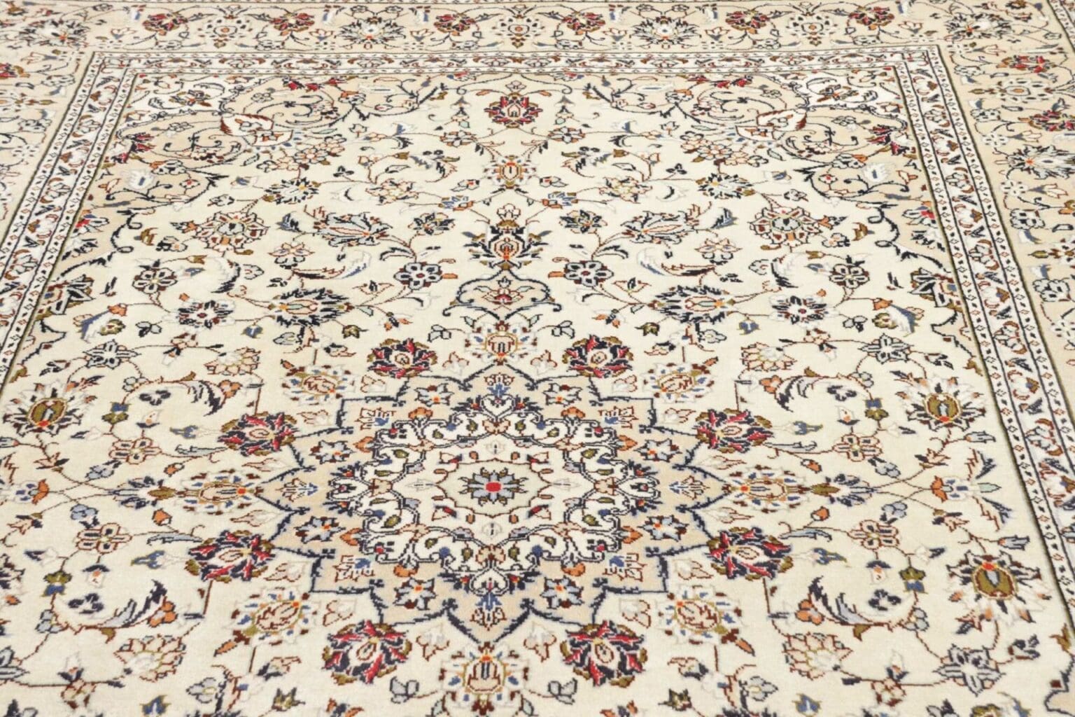 Kashan Persian Rug — hand-knotted, 203 × 300 cm, Wool – view 9