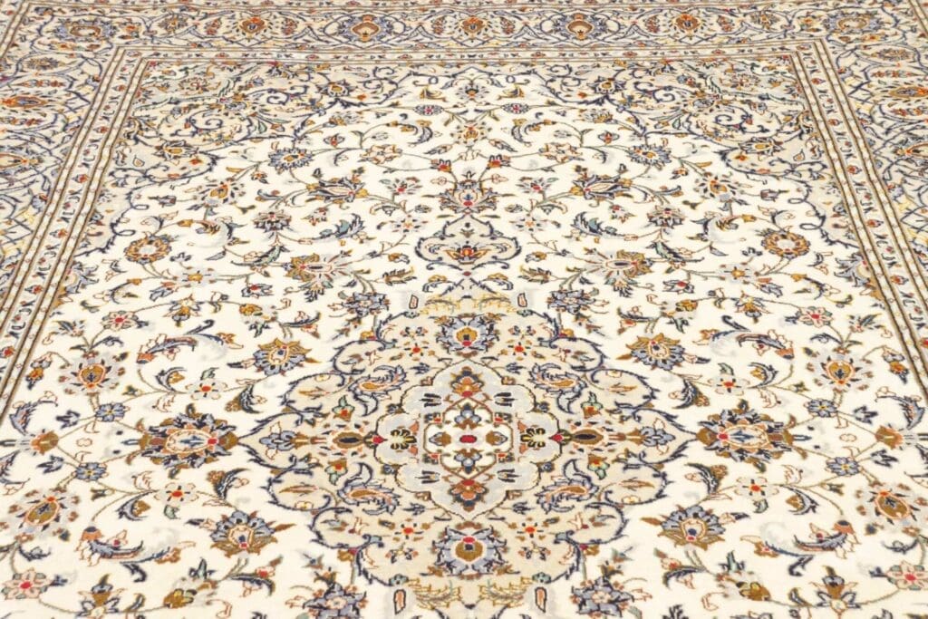 kashan-teppich-200-x-315-cm-florale-muster-handgeknupft-perserteppich-7 Kashan Persian Rug 200 × 315 cm, Wool, hand-knotted – view 8
