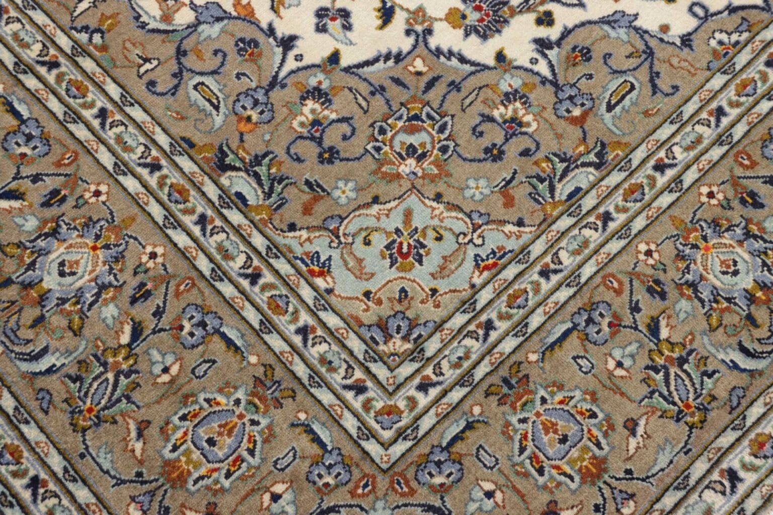 kashan-teppich-206-x-310cm-strapazierfahig-handgeknupft-perserteppich-5 Kashan Persian Rug 206 × 310 cm, Wool, hand-knotted – view 6