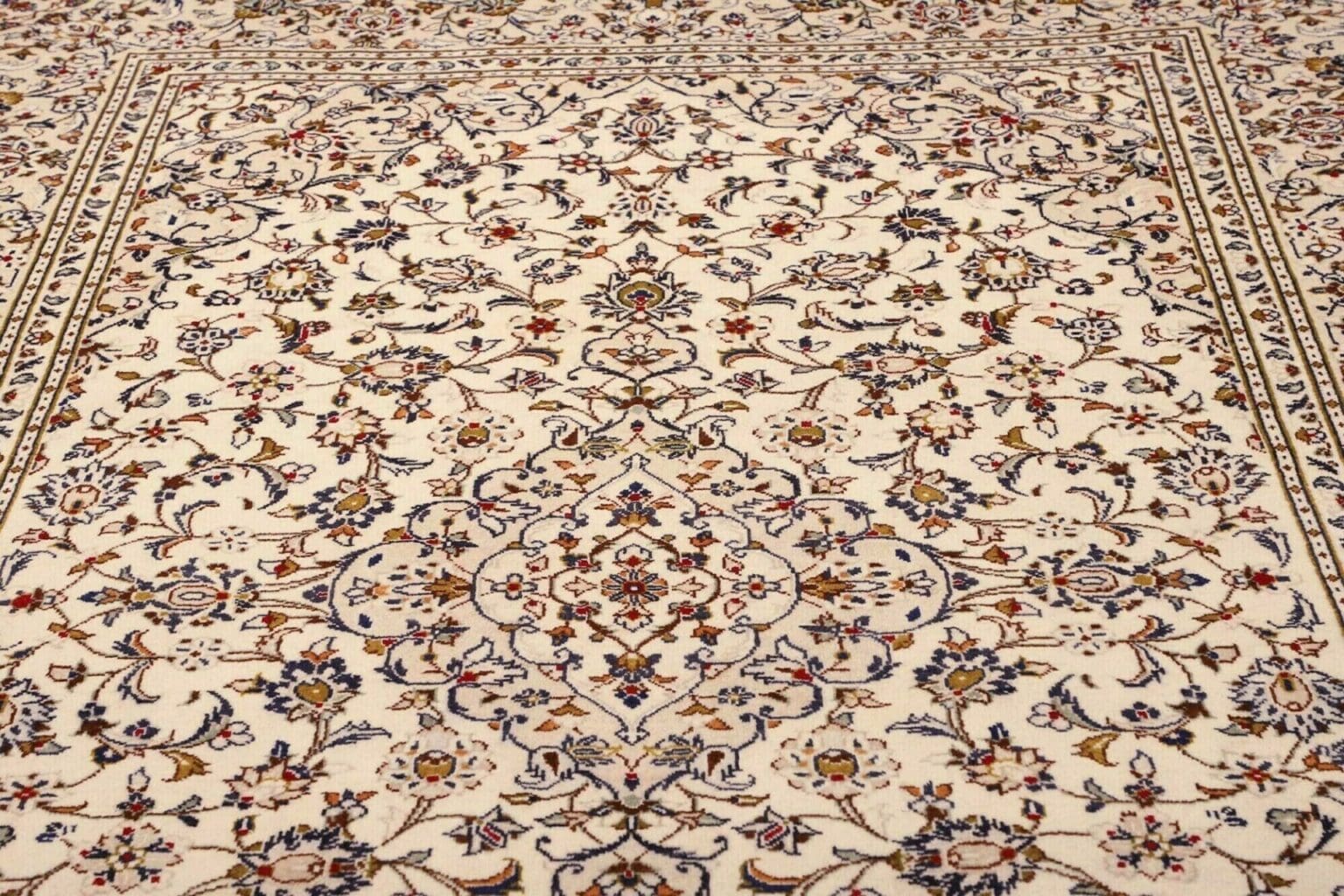 Kashan Persian Rug — hand-knotted, 198 × 305 cm, Wool – view 8