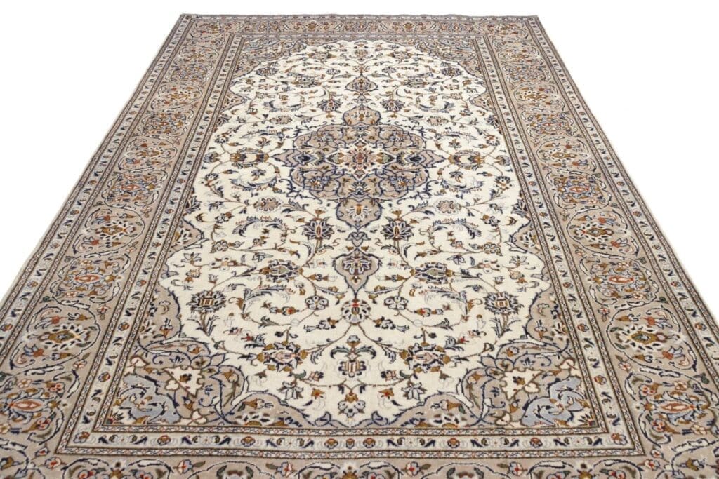 Kashan Persian Rug — hand-knotted, 206 × 320 cm, Wool – view 4