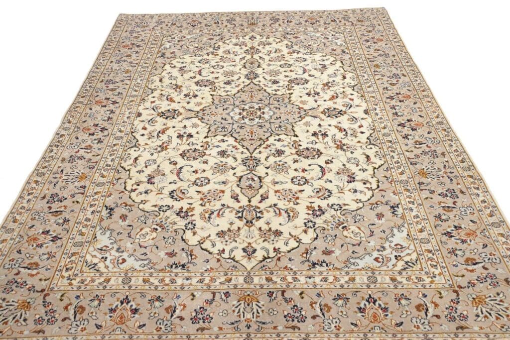 Hand-Knotted Wool Kashan Persian Rug, 199 × 292 cm – view 4