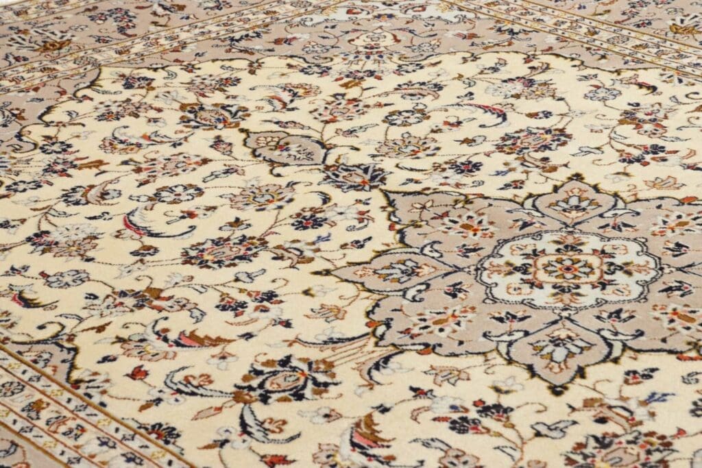 Hand-Knotted Wool Kashan Persian Rug, 199 × 292 cm – view 8