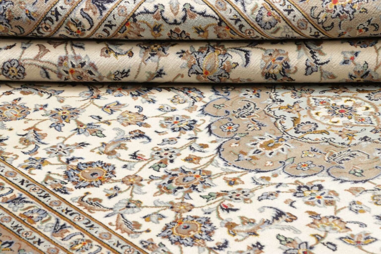 Hand-Knotted Wool Kashan Persian Rug, 210 × 300 cm – view 10