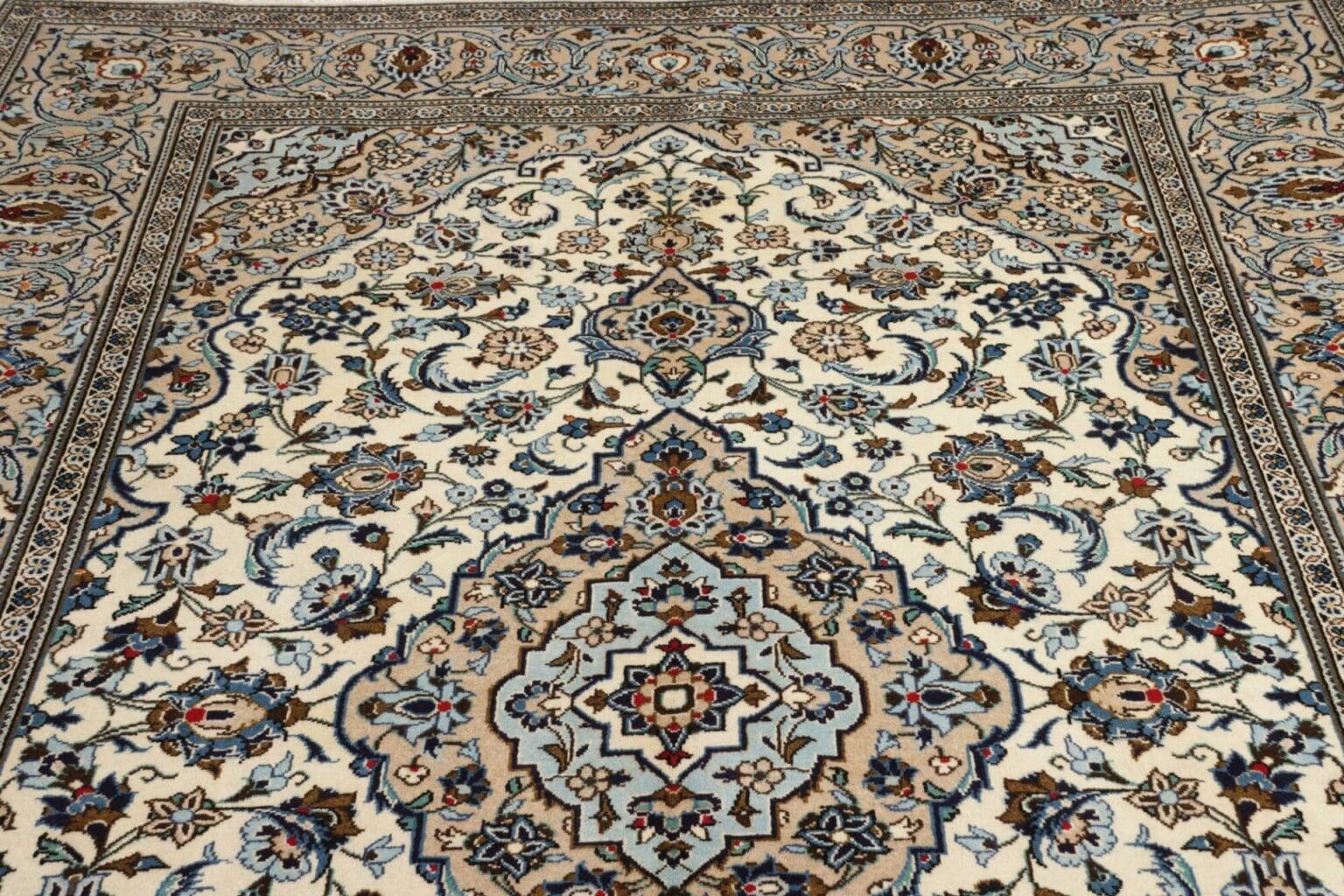 Kashan Persian Rug — hand-knotted, 200 × 304 cm, Wool – view 9