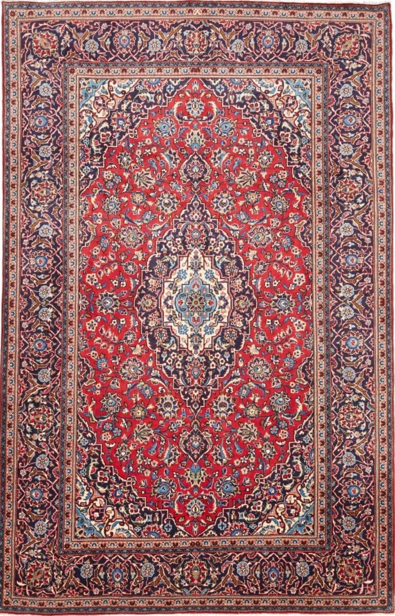 Hand-Knotted Wool Kashan Persian Rug, 203 × 312 cm