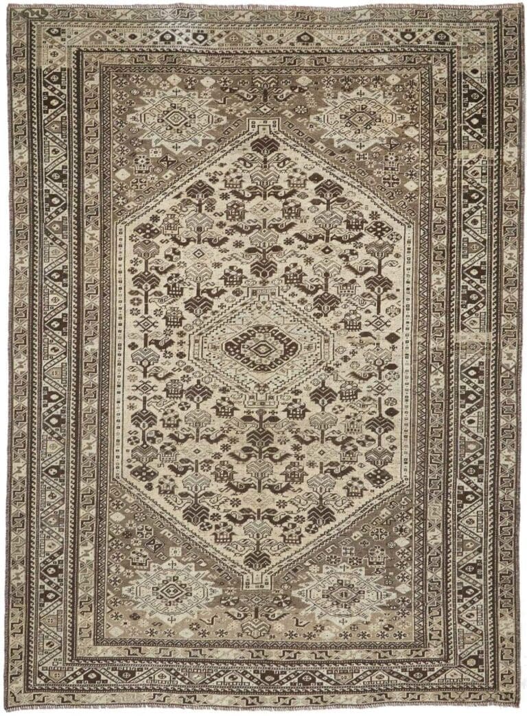 Persian Rug — hand-knotted, 207 × 286 cm, Wool