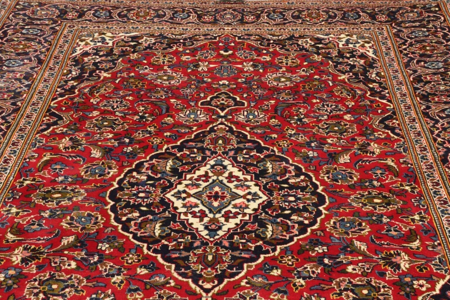 Hand-Knotted Wool Kashan Persian Rug, 208 × 304 cm – view 8