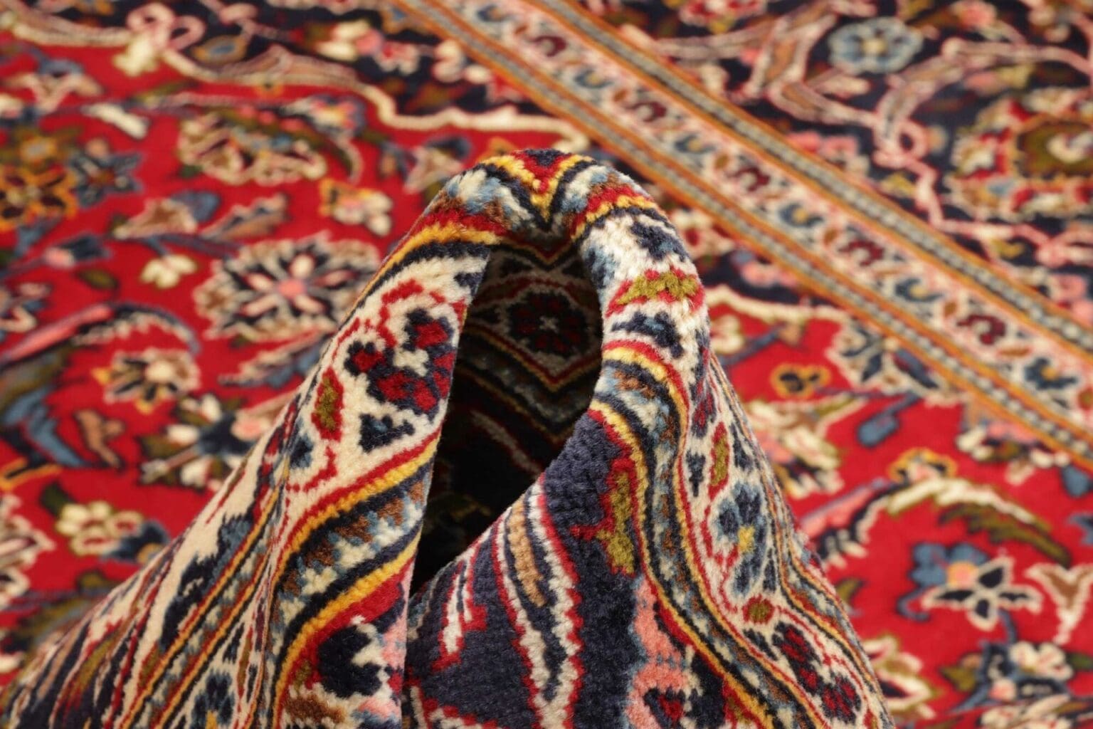 Hand-Knotted Wool Kashan Persian Rug, 208 × 304 cm – view 9