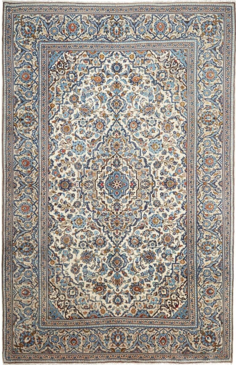 Hand-Knotted Wool Kashan Persian Rug, 200 × 305 cm