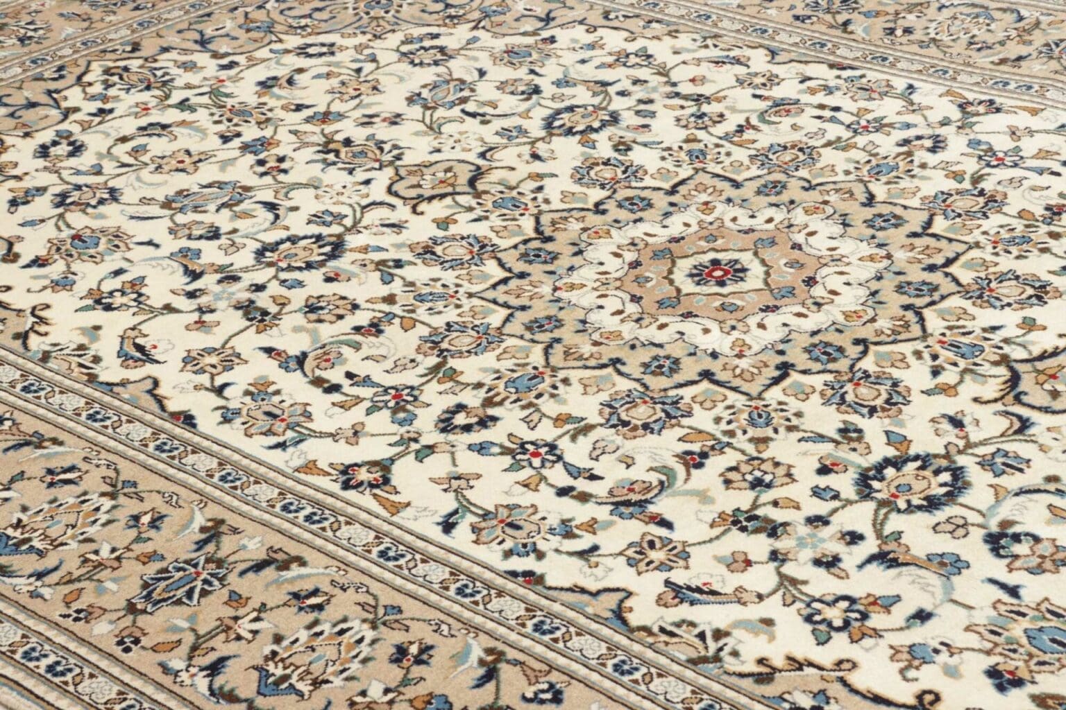Kashan Persian Rug — hand-knotted, 201 × 306 cm, Wool – view 8