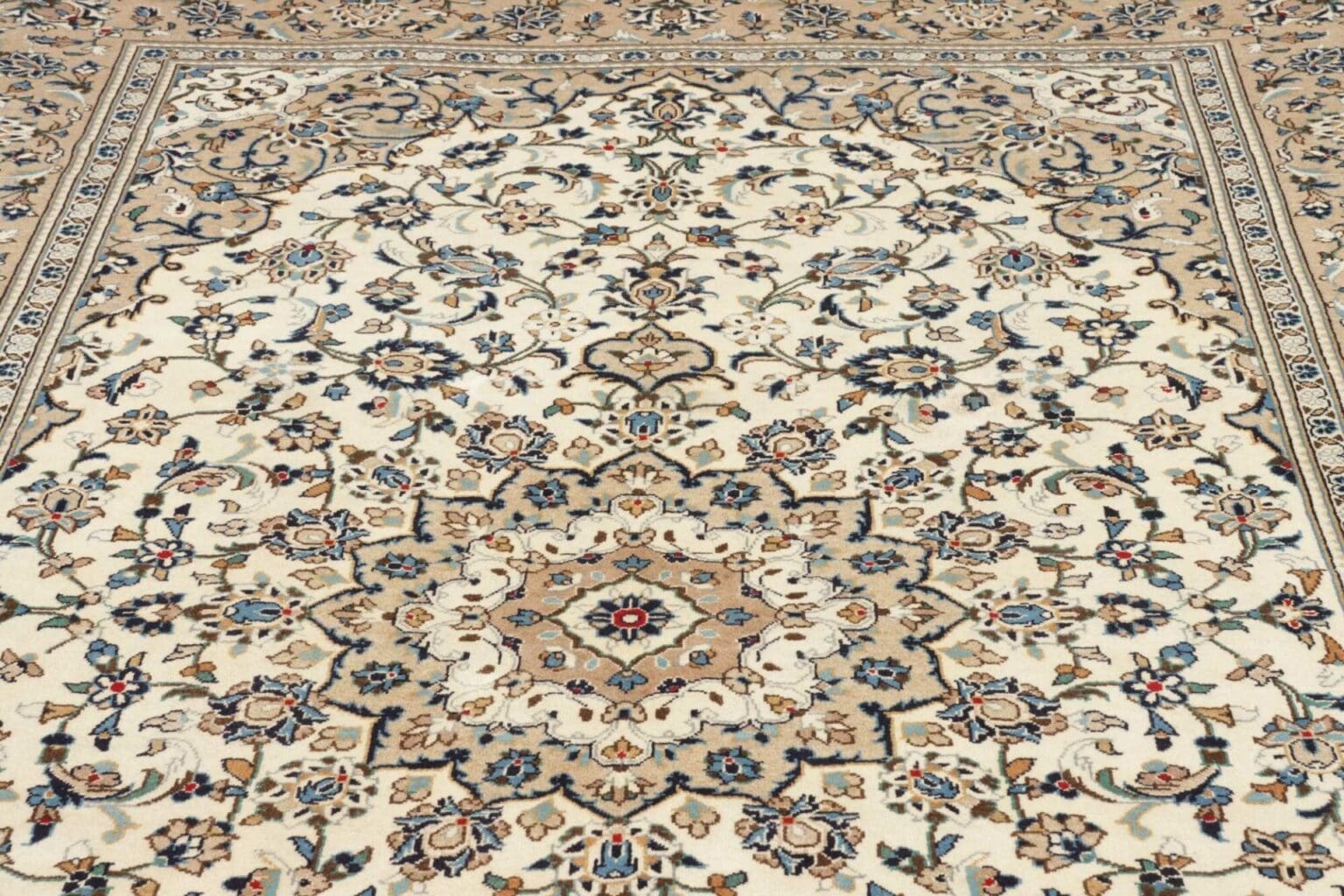 Kashan Persian Rug — hand-knotted, 201 × 306 cm, Wool – view 9