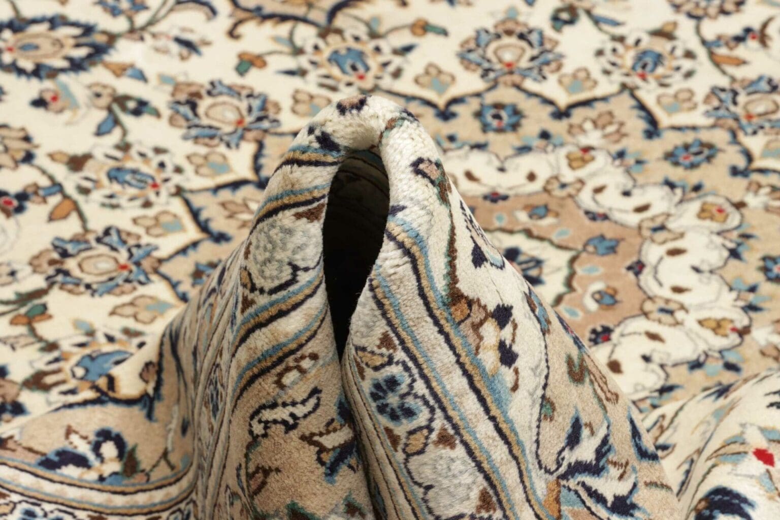 Kashan Persian Rug — hand-knotted, 201 × 306 cm, Wool – view 10
