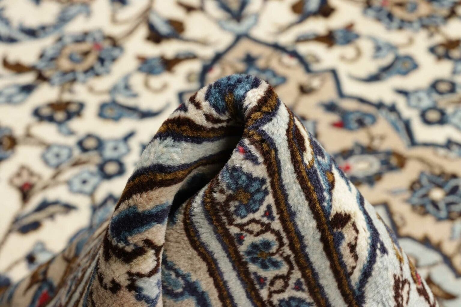 Kashan Persian Rug 199 × 293 cm, Wool, hand-knotted – view 10