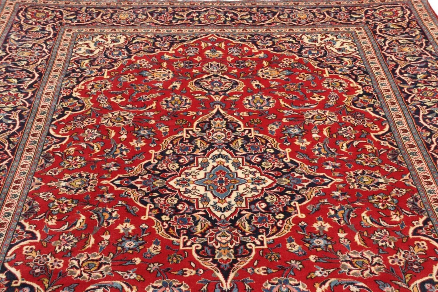 Hand-Knotted Wool Kashan Persian Rug, 197 × 310 cm – view 9